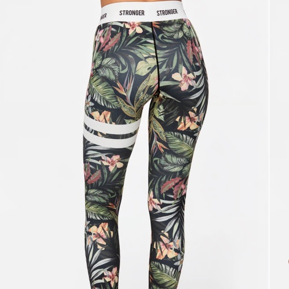 Stronger Vietnam Floral Print Active Leggings and Sport Bra Set Size Medium - Picture 5 of 9